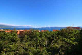 NOVI VINODOLSKI - Veliko zemljišče s pogledom na morje
