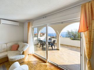 Novi Vinodolski - apartma s pogledom na morje