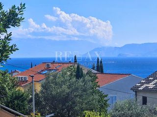 Dramalj - hiša z dvema stanovanjskima enotama