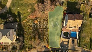 Bribir - gradbeno zemljišče z odličnim dostopom