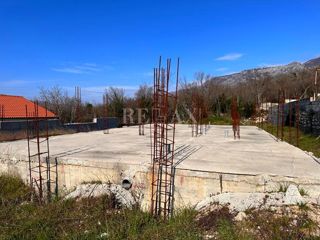 CRIKVENICA, GRIŽANE - Zemljišče z gradbenim dovoljenjem
