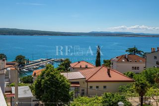 Crikvenica - hiša z restavracijo na odlični lokaciji