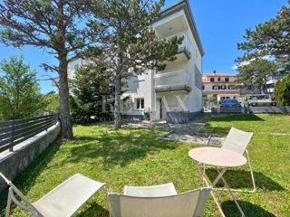 Crikvenica - Stan v pritličju z vrtom in pogledom na morje