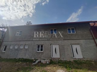 Delnice – Hiša v središču z velikim investicijskim potencialom