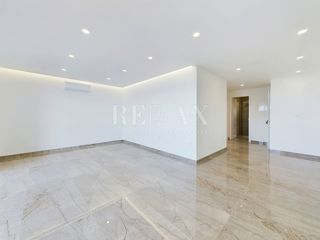 Crikvenica - dvosobni apartma s teraso