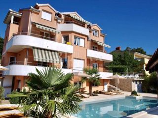 Oprić, Lovran - apartmajska vila z bazenom