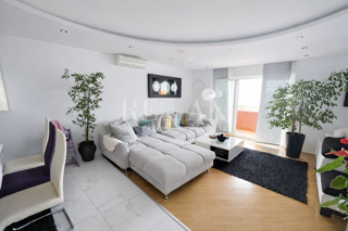 Crikvenica - trosobno stanovanje s pogledom na morje