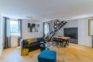 OPATIJA, VOLOSKO - Dvoetažni apartma s pogledom na morje