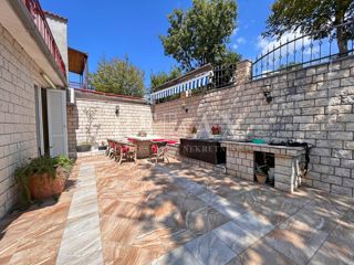 Selce - apartma z velikim vrtom in žarom