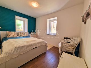 Selce - hiša z 2 apartmajema, 350 m od morja