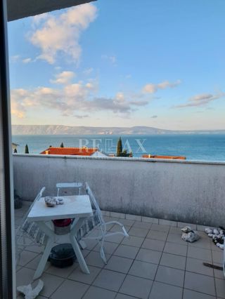 Novi Vinodolski - prostorno stanovanje s pogledom na morje