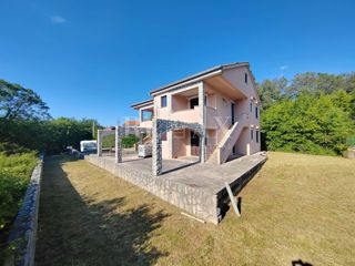Otok Krk, Dobrinj - novozgrajena hiša z dvema apartmajema