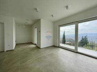 Novi Vinodolski, Smokvica – novogradnja z razgledom na morje