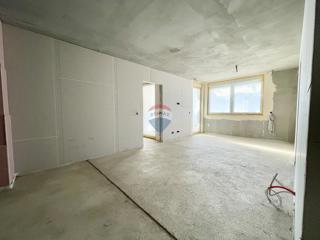 Senj – Dvosobno Stanovanje z Veliko Naravne Svetlobe