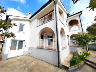 Hiša Kornić, Krk, 476m2