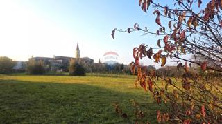 Stavbno zemljišče Brtonigla, 881m2