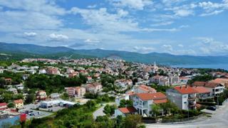 Stavbno zemljišče Novi Vinodolski, 557m2