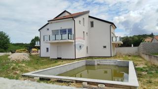 Hiša Višnjan, 300m2