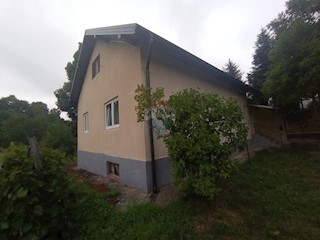 Hiša Brinje, 180m2