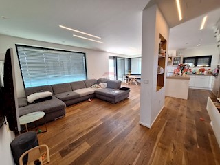 Hiša Bregi, Matulji, 180m2