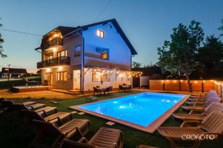 Hiša Drežnik Grad, Rakovica, 400m2