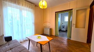 Rovinj, stanovanje, 2 spalnici, parkirišče, 1. nadstropje v stanovanjski stavbi, center