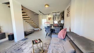 Istra, Novigrad – Dvonadstropno stanovanje s pogledom in vrtom