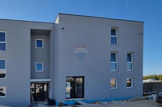Stanovanje/Apartma Kanfanar, 90,76m2