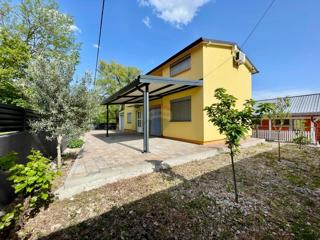 Bribir – Družinska hiša z dvoriščem in garažo