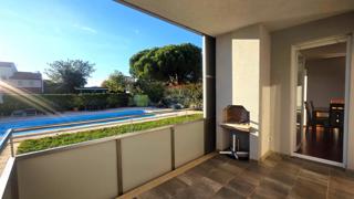 Istra, Novigrad – Dvosobno stanovanje v pritličju z vrtom in bazenom