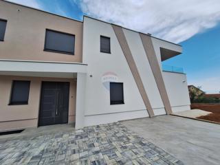 Stanovanje/Apartma Pobri, Opatija - Okolica, 168m2