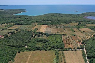 Stavbno zemljišče Rovinj, 14.700m2