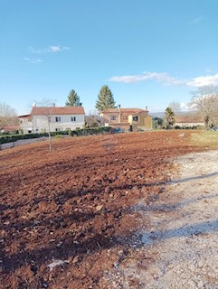 Stavbno zemljišče Karojba, 1.896m2