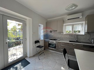 Stanovanje/Apartma Zamet, Rijeka, 81m2