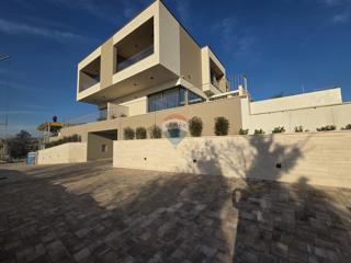 Stanovanje/Apartma Rožići, Kostrena, 305m2