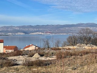 Otok Krk, Vrbnik, gradbeno zemljišče 1231 m2, pogled na morje