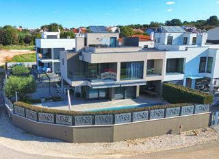 ISTRIA, POREČ - Luxurious modern house 500 m from the sea
