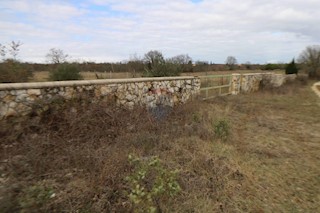 Stavbno zemljišče Bičići, Barban, 6.238m2