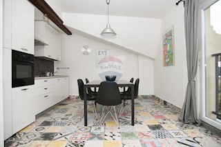 Rab, Supetarska draga - stanovanje 85m2,razgled, parkirišče