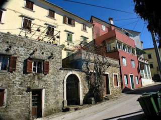 Istra, Oprtalj – Kamnita hiša za prenovo