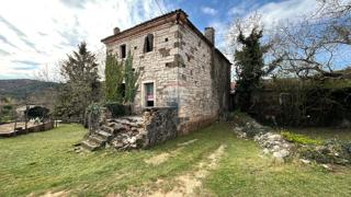 Istra, Oprtalj – Nepremičninski kompleks za turizem ali mirno podeželsko življenje