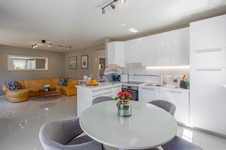 Stanovanje/Apartma Funtana, 65,87m2