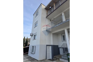 Hiša Obrovac, 400m2