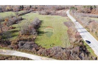 Zemljišče Raduč, Lovinac, 1.295m2