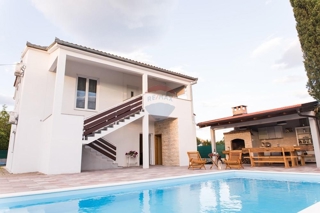 Hiša Perušić, 188m2