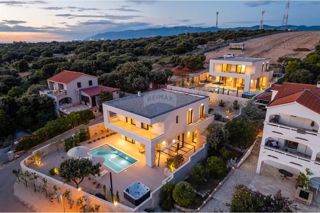 Hiša Mandre, Kolan, 220m2