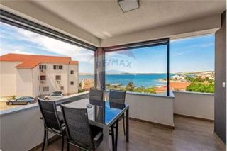 Hiša Kustići, Novalja, 647m2