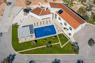 Lepa moderna vila 310 m2