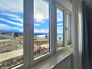 Luksuzne Nepremičnine Istra, prodajam stanovanje prvi red do morja, Umag