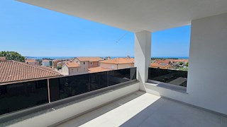 Nepremičnine Istra, prodajam stanovanje s pogledom na morje, Novigrad